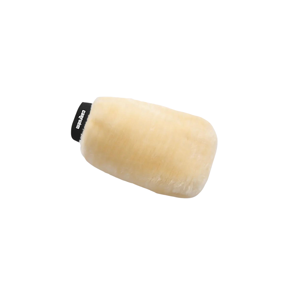 Synthetic fur washing glove
